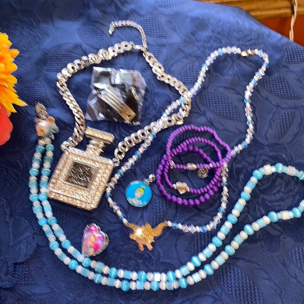 Lot of girl jewelry